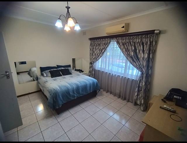 4 BEDROOM HOUSE FOR SALE IN BEREA WEST